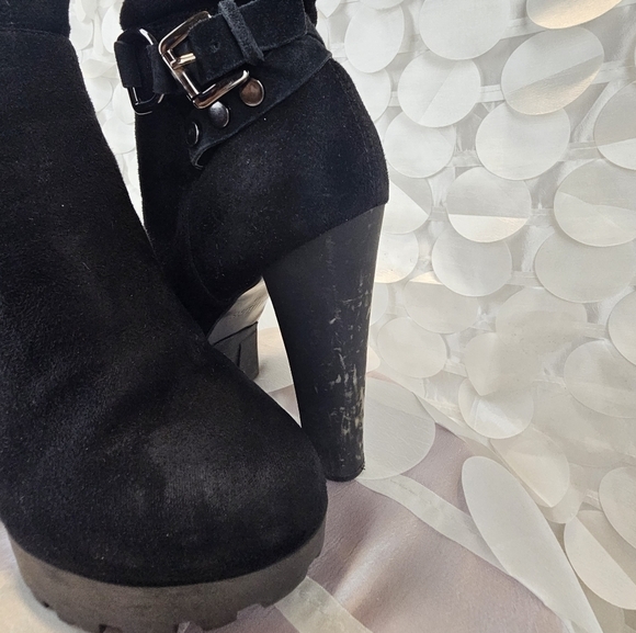 GUESS BLACK BOOTS Size 6.5 - Picture 3 of 9